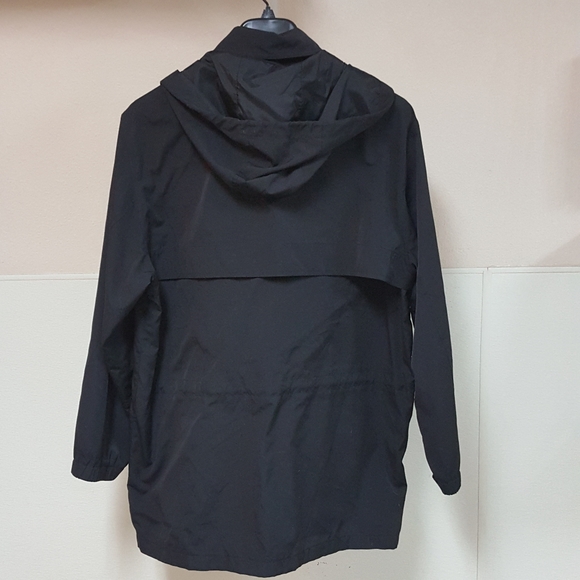 M L.L. BEAN "THE TRAVELER" RAINY WEATHER BLACK HOODED PACKABLE PARKA COAT - Picture 3 of 12